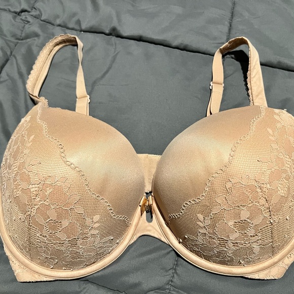 Victoria's Secret Other - Victoria's Secret Lace Bra in Beige34DDD